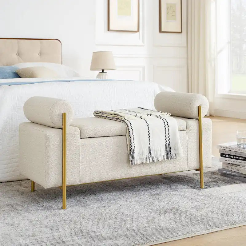 Banc de rangement Harper en lin avec accoudoirs cylindriques et pieds en métal doré