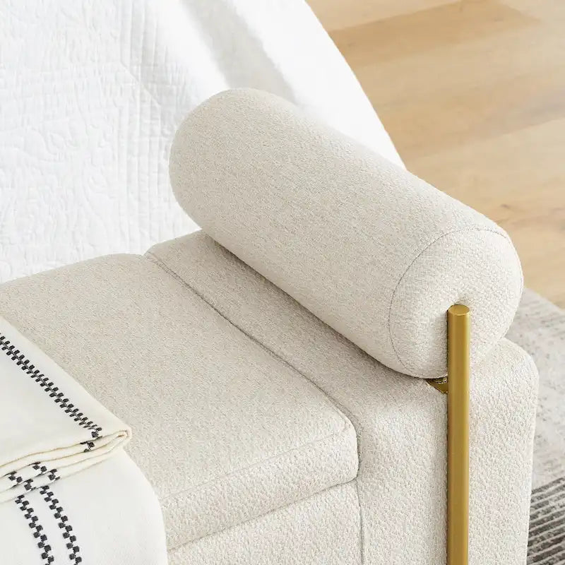Banc de rangement Harper en lin avec accoudoirs cylindriques et pieds en métal doré