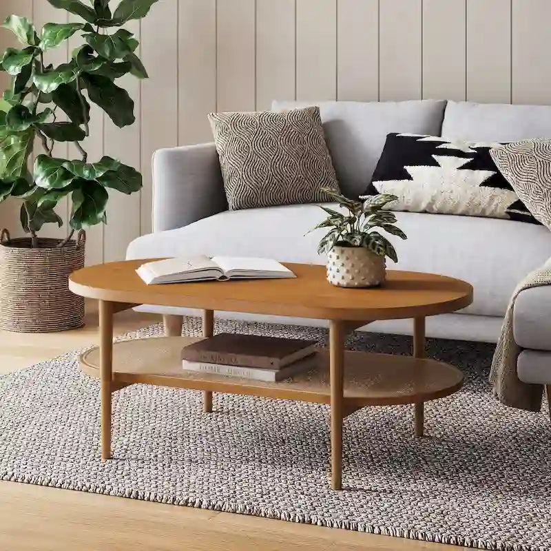 Table basse ovale à 2 niveaux Sonia Bohemian en bois clair avec étagère de rangement en rotin