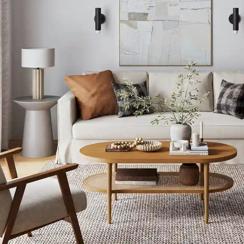 Table basse ovale à 2 niveaux Sonia Bohemian en bois clair avec étagère de rangement en rotin
