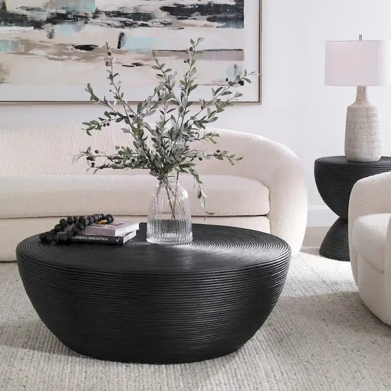 Table basse Bongo en rotin noir – 44L x 16H x 44P