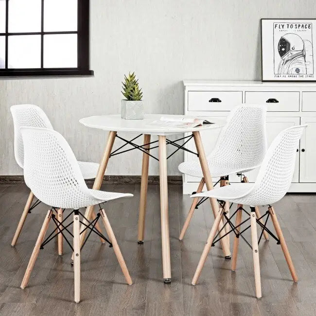 Chaise creuse moderne en plastique avec pieds en bois