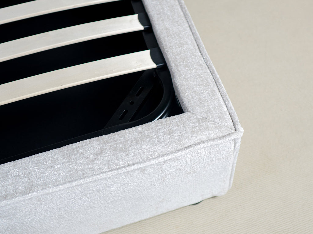 Cotton Upholstered Storage Bed with Lift-Up Compartment for Bedroom