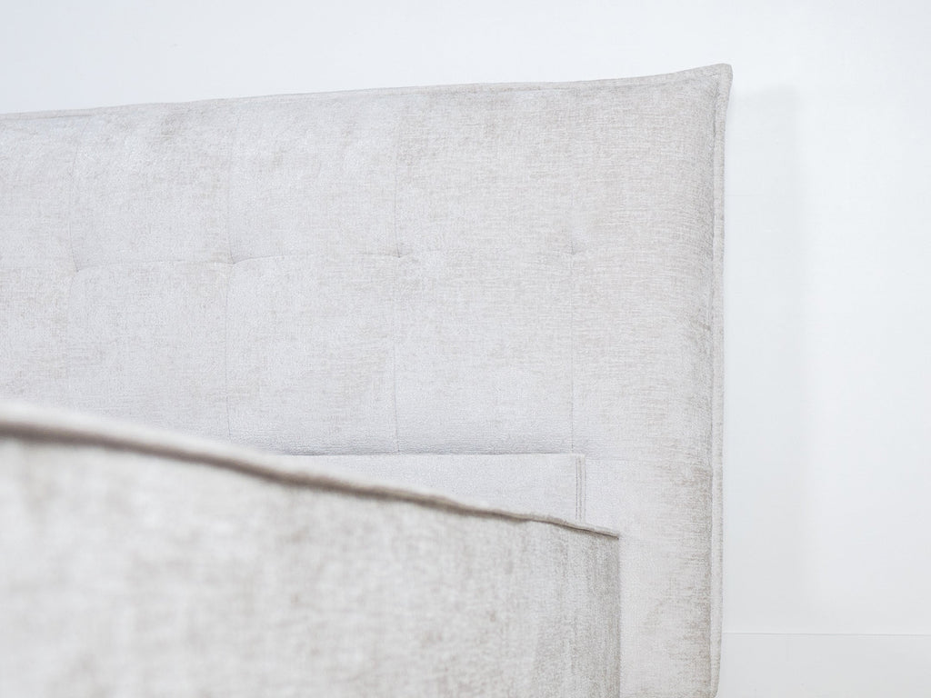 Cotton Upholstered Storage Bed with Lift-Up Compartment for Bedroom